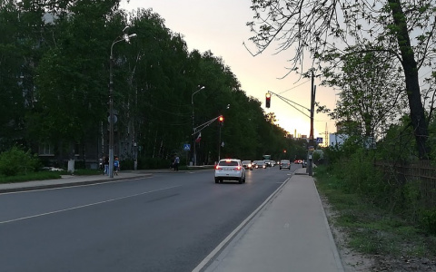На улице близ проспекта Гагарина ввели одностороннее движение и запретили парковку