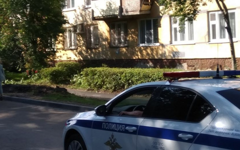 Девушка выпала с последнего этажа высотки в Нижнем Новгороде