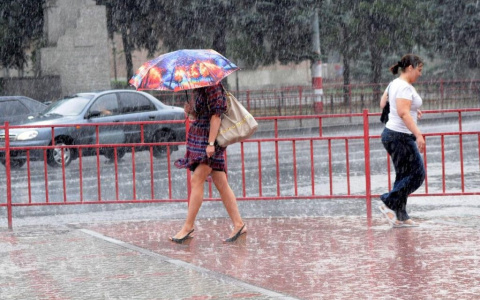 Погода на выходные: тепло будет только в начале недели