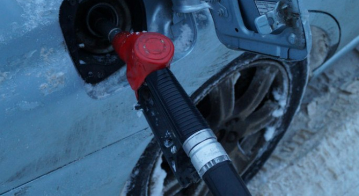 В Нижнем Новгороде стоимость бензина продолжают расти при общероссийском спаде
