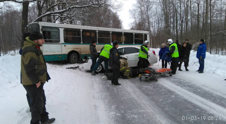 Восемь человек пострадало в аварии на трассе в Балахнинском районе