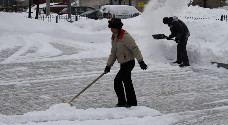 Названы нижегродские улицы, где будут убирать снег в ночь на 20 марта