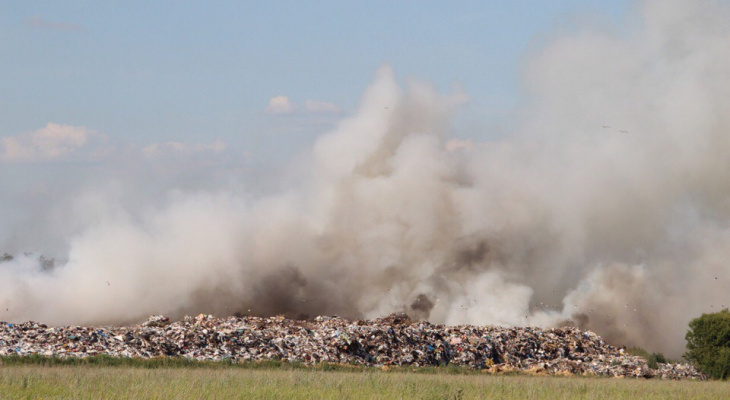 По факту пожара на мусорном полигоне в Сергачском районе началось расследование