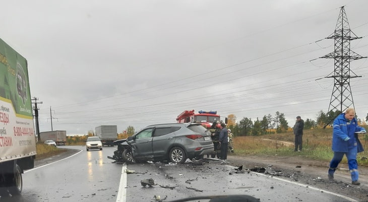 Две иномарки лоб в лоб столкнулись на трассе М7 в Нижегородской области