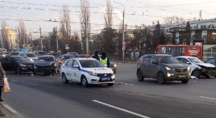 Дтп на проспекте ленина. Авария на проспекте Ленина Нижний Новгород сегодня. Авария пр Ленина Нижний Новгород сегодня. ДТП на проспекте Ленина Нижний Новгород сегодня.