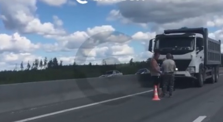 Грузовик насмерть сбил рабочего при ремонте дорог на трассе М-7 в Нижегородской области