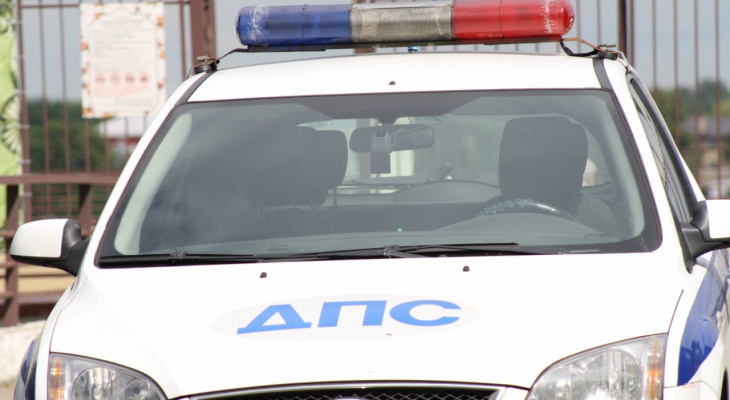 Водитель «Тойоты Королла» сбил трех пешеходов на улице Ванеева Нижнего Новгорода