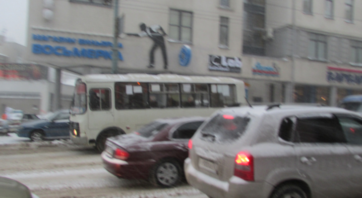 Восьмибалльные пробки сковали движение на нижегородских дорогах 18 декабря