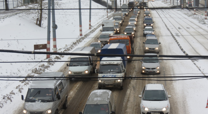 Восьмибалльные пробки образовались на нижегородских дорогах 24 декабря