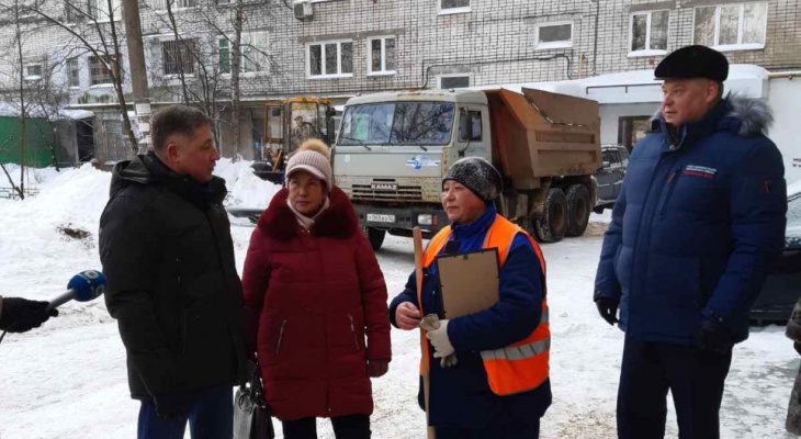 Нижегородцы просят наградить дворников за труд во время снегопадов