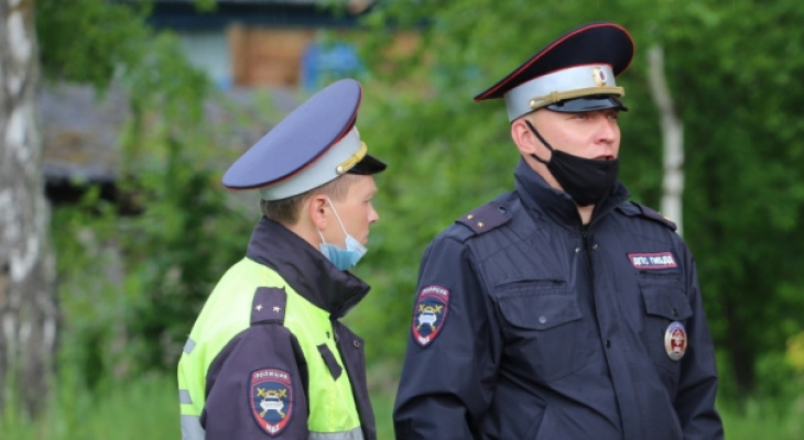 Полицейские открыли огонь по иномарке в Нижегородской области