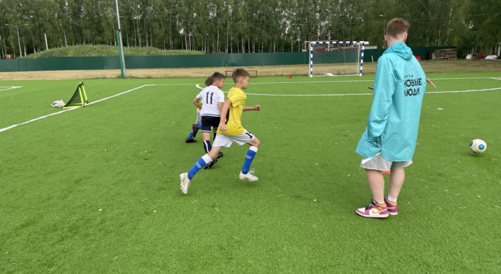 Партия «Новые люди» провела в Нижнем Новгороде детский футбольный турнир со звёздами спорта