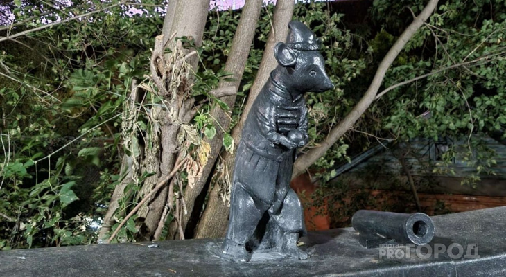 На Почаинском бульваре украли статую мышонка-пушкаря