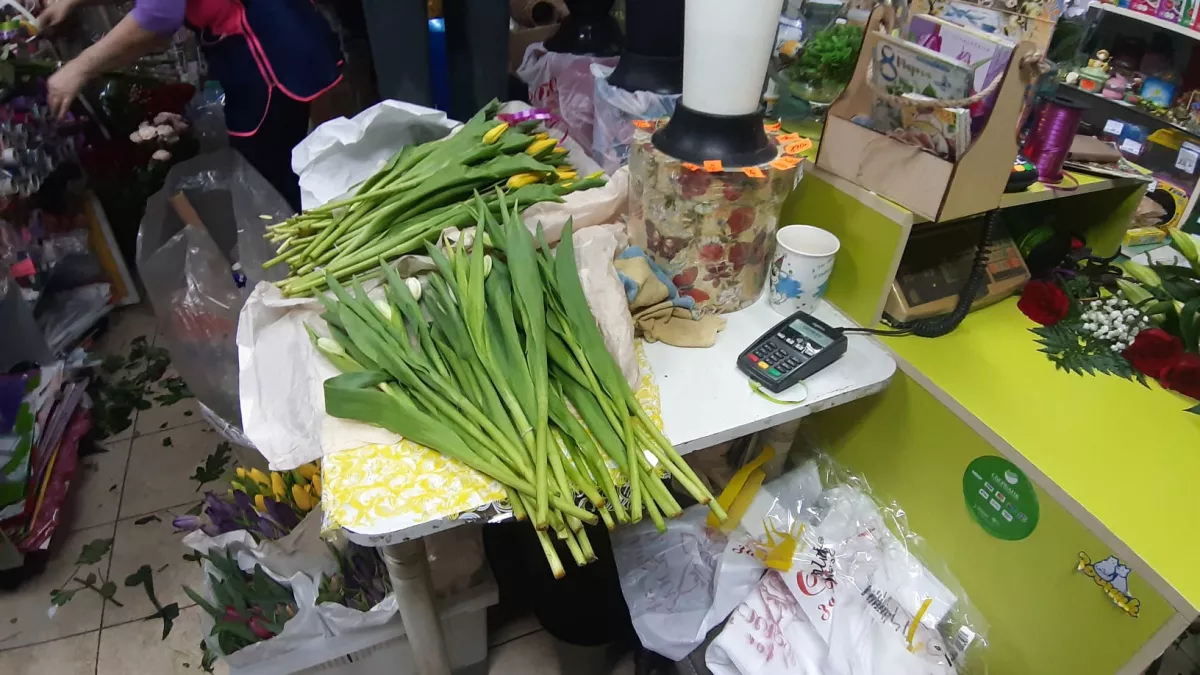 Хватит дарить эту ерунду: россиянки назвали топ худших подарков на 8 Марта, от которых хочется плакать