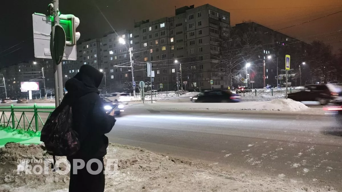 Подростки в Павлово заработали на своих картах и попали под статью