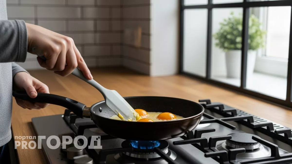 Почему нельзя жарить яйца на подсолнечном масле: усвойте раз и навсегда