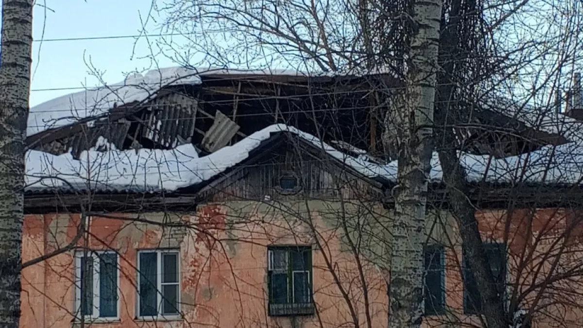 В Арзамасе из-за снега рухнула крыша жилого дома