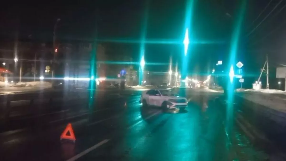 Проехал на красный и отправил двоих в больницу