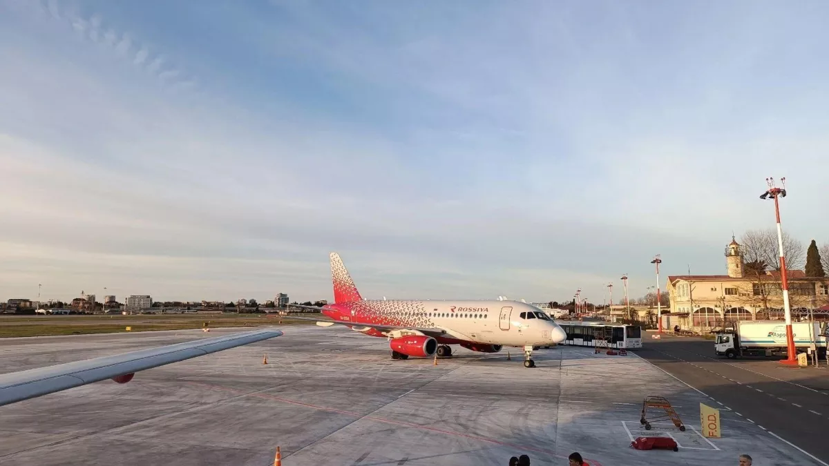 «Только на подводной лодке»: замгубернатора о полетах в Дубай