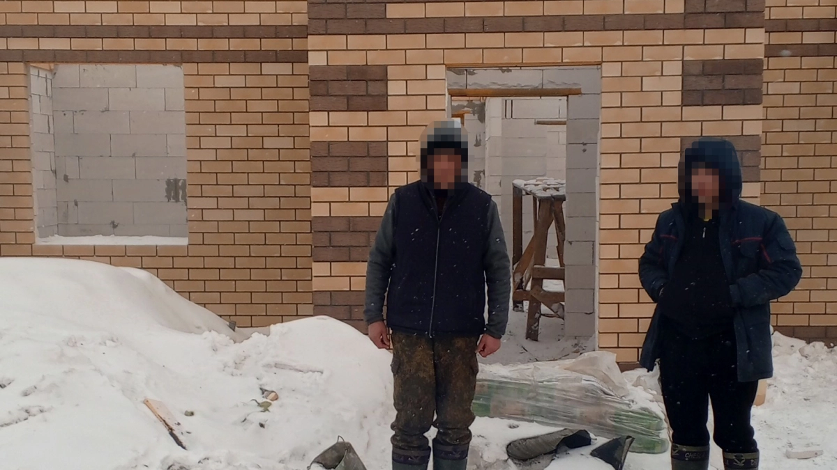 Полиция Арзамаса нашла иностранных специалистов в заснеженном нежилом доме