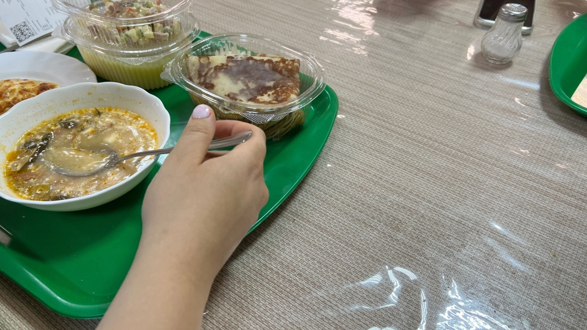 Советские столовые были правы: почему тарелка супа на обед - это важно 