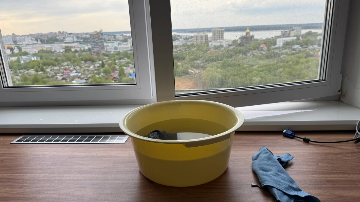 Никогда не мойте пластиковые окна так - может обернуться бедой: 3 причины отказаться от старой привычки