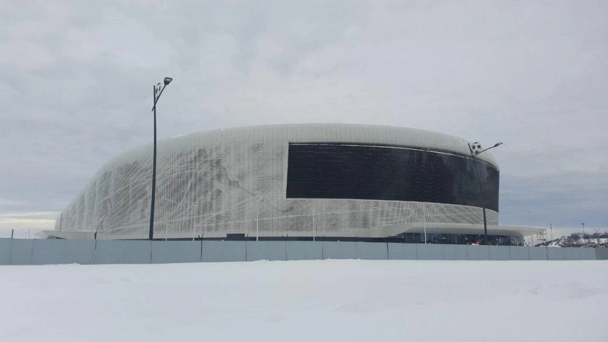 Ледовый дворец на Стрелке готовится к инспекции КХЛ