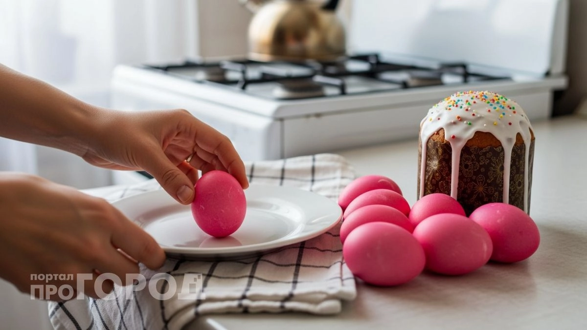 Яйца как из Пинтерест: малиновый цвет, гладкая скорлупка и всего одна копеечная добавка в кастрюлю