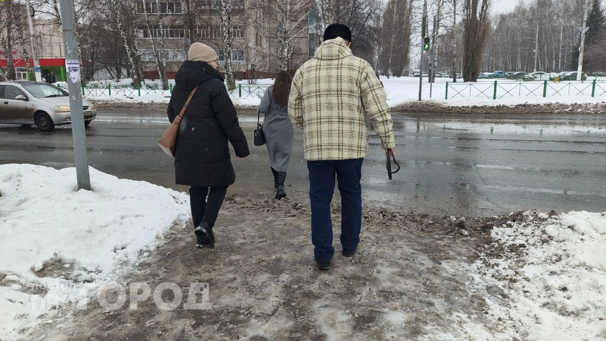Не только лужи и грязь: синоптики предупредили, чем опасно резкое таяние снега