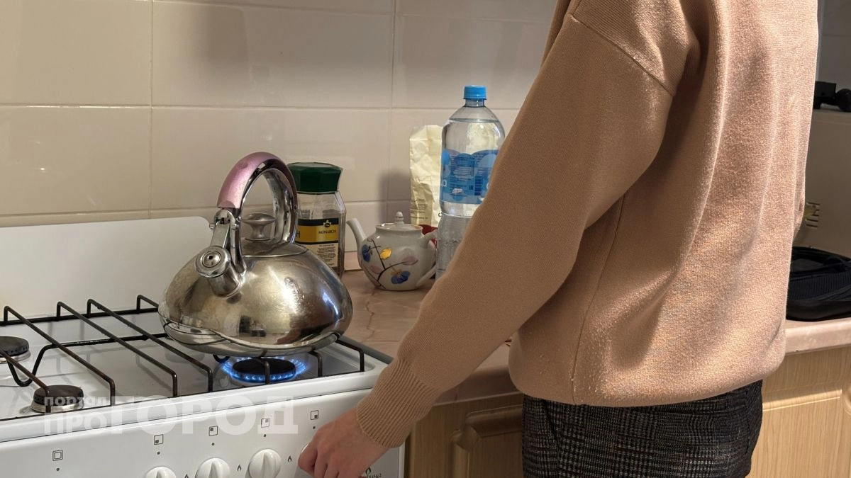 Сода – прошлый век: натираю плиту желтой пастой – блестит, как новая