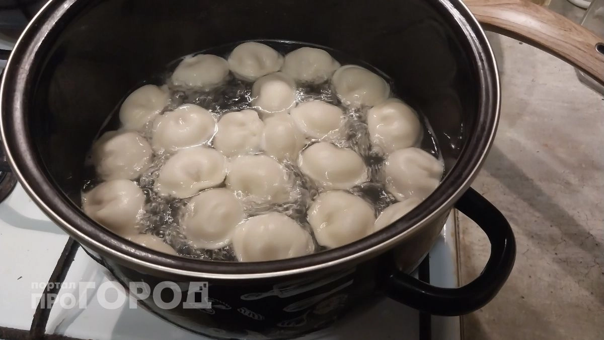 Почему нельзя бросать пельмени в кипяток - запомните раз и навсегда