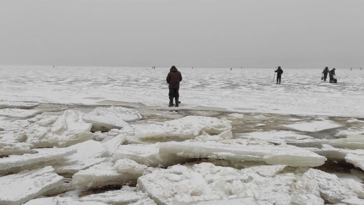 Обходите десятой дорогой: эксперты назвали самый коварный цвет льда в марте
