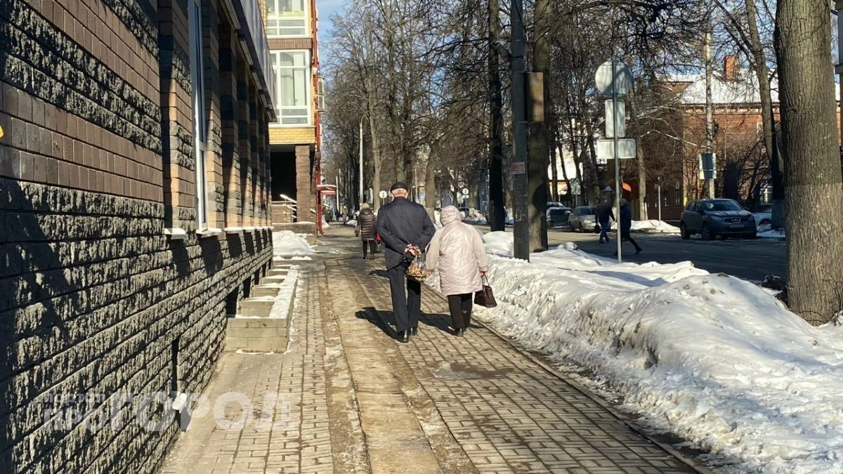 Один звонок заставил нижегородского пенсионера вынести из дома 4 миллиона рублей