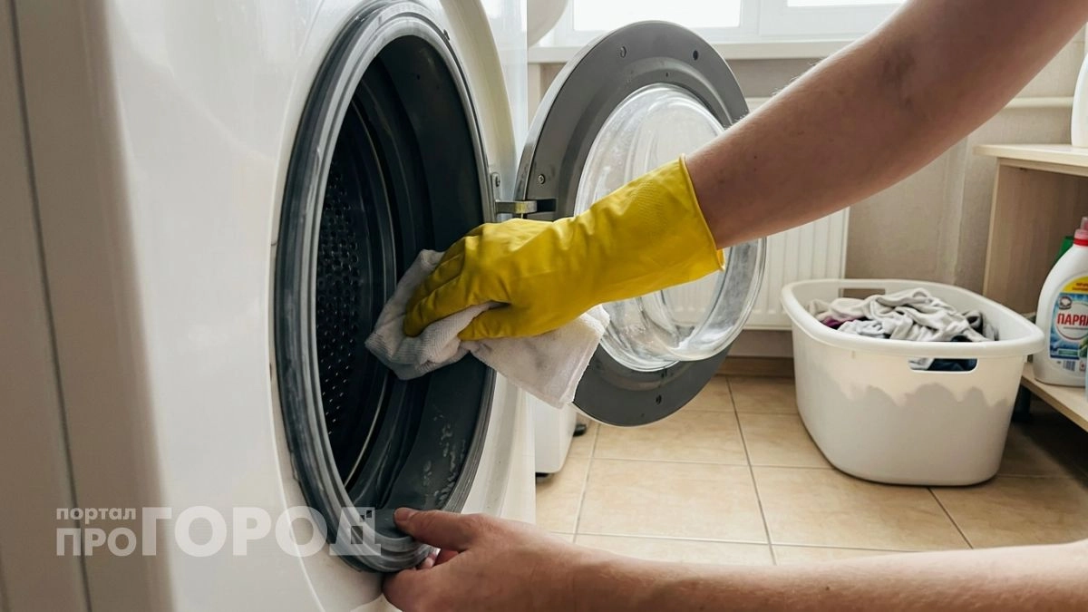 Мастер раскрыл один приём, который сводит чёрный налёт с манжеты стиралки на нет