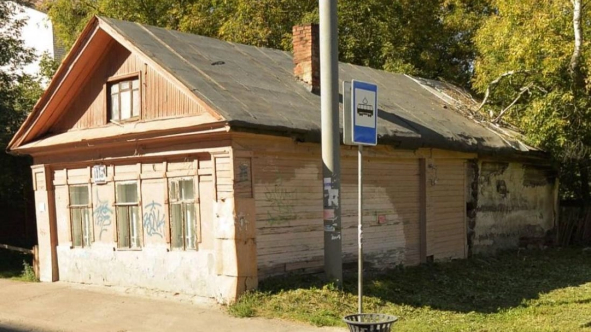 Аварийный дом на Ильинской в Нижнем Новгороде огородят лентой