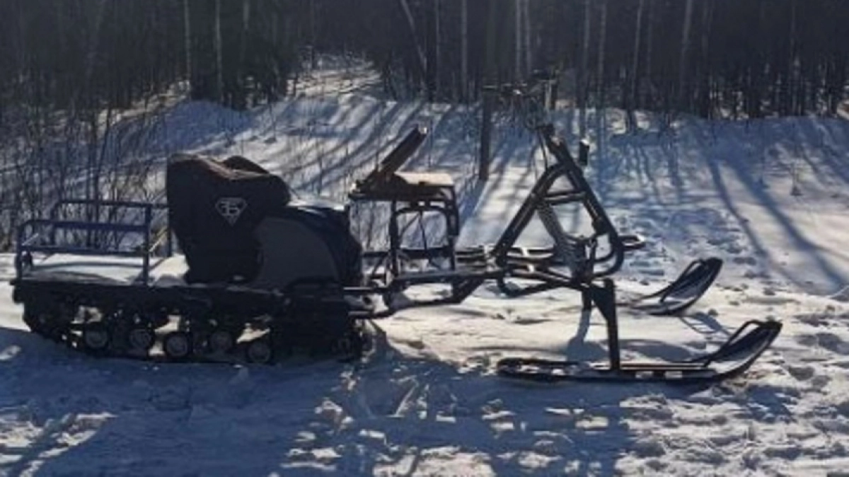 В Тоншаевском районе украденный мотобуксировщик отказался везти новых хозяев и сдался полиции у рельсов