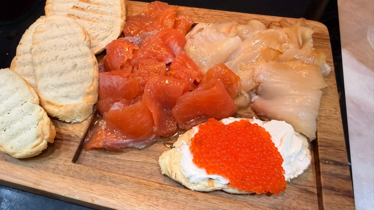 Взял форель из "Светофора" для засолки икры: купил, принес домой, и вот что нашел там