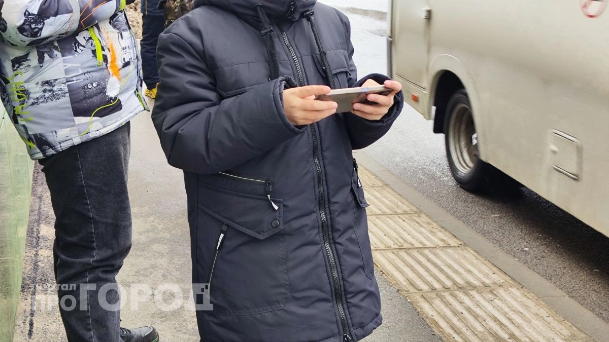 Мошенники придумали новую схему: под прицелом дети и родительские карты 