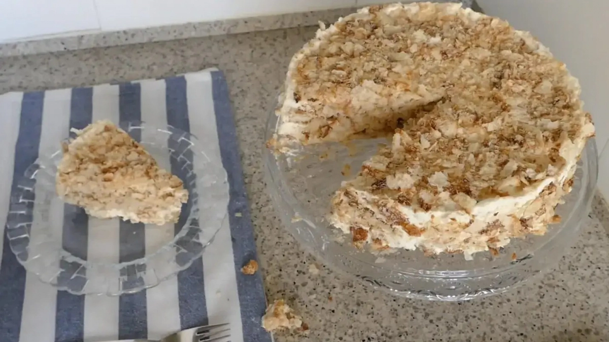 Готовлю «Наполеон» за 15 минут без духовки – вкуснее магазинного: все подруги просят рецепт 