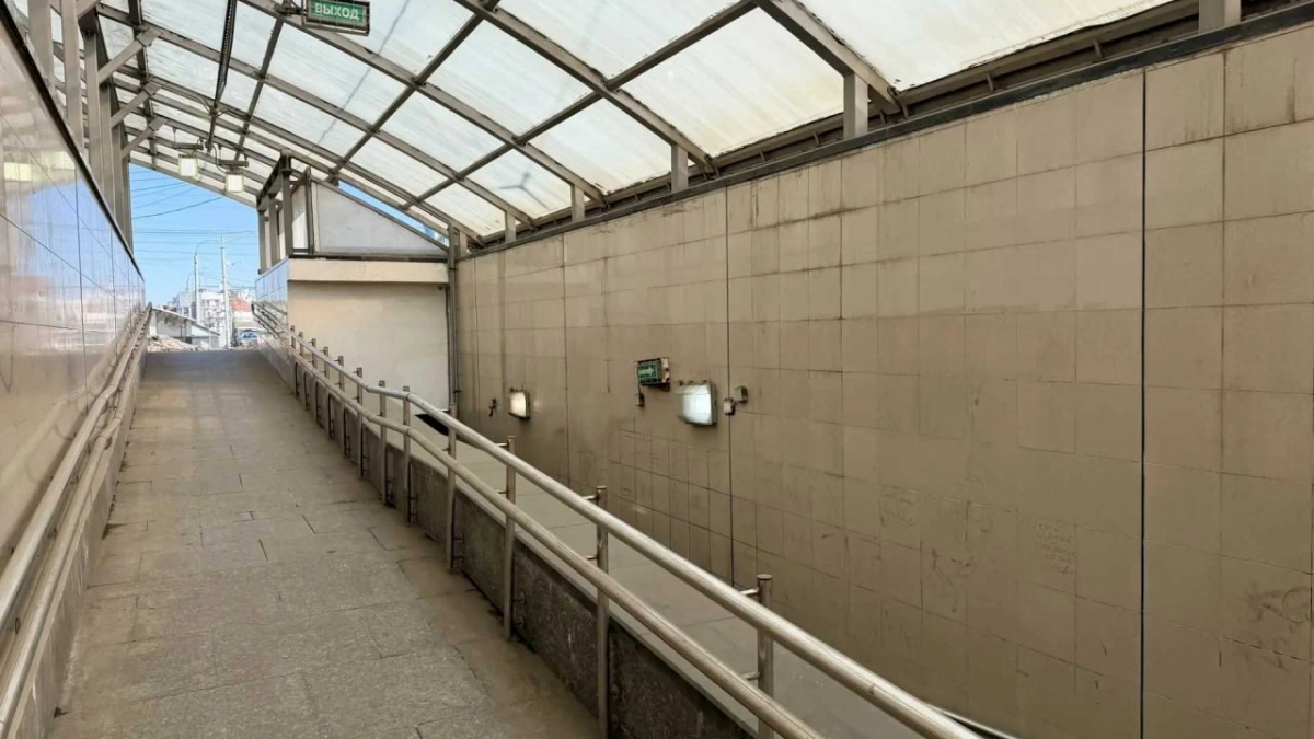 После обращений жителей у Площади Лядова в Нижнем Новгороде наконец заасфальтируют проблемный участок