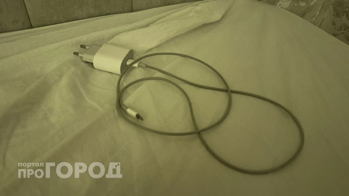 Выкинула все провода из дома: пожарный рассказал о страшном случае с розеткой 