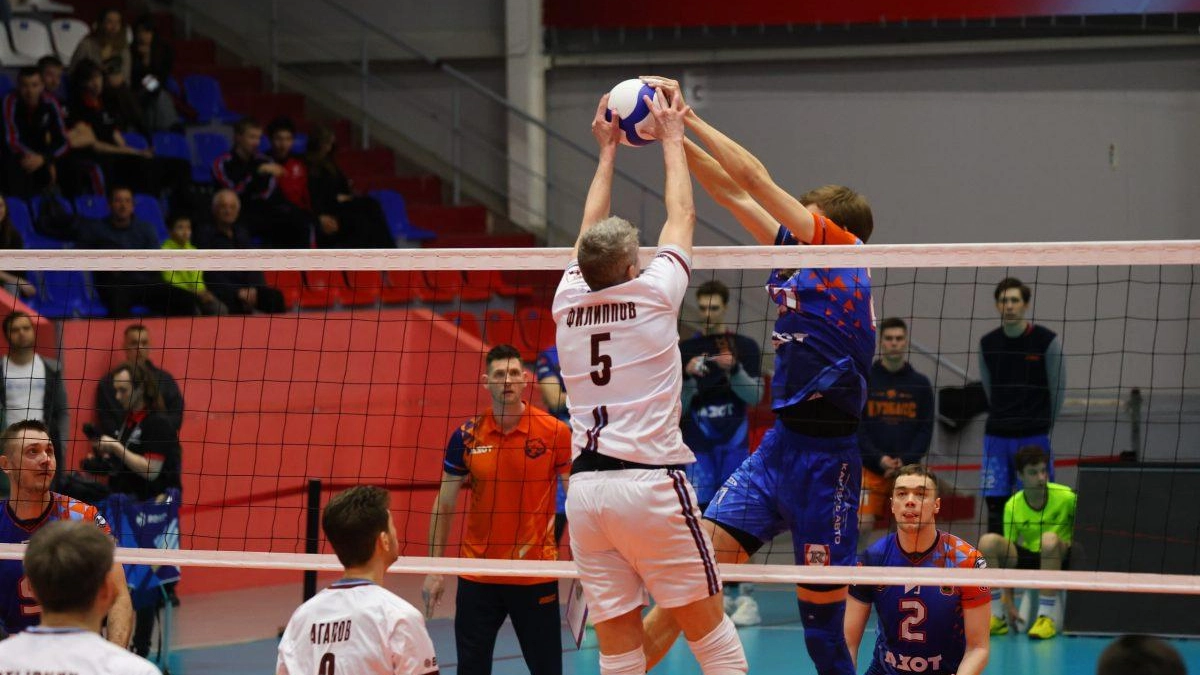 «Горький» дважды проиграл «Кузбассу» 0:3 и вылетел из Кубка России