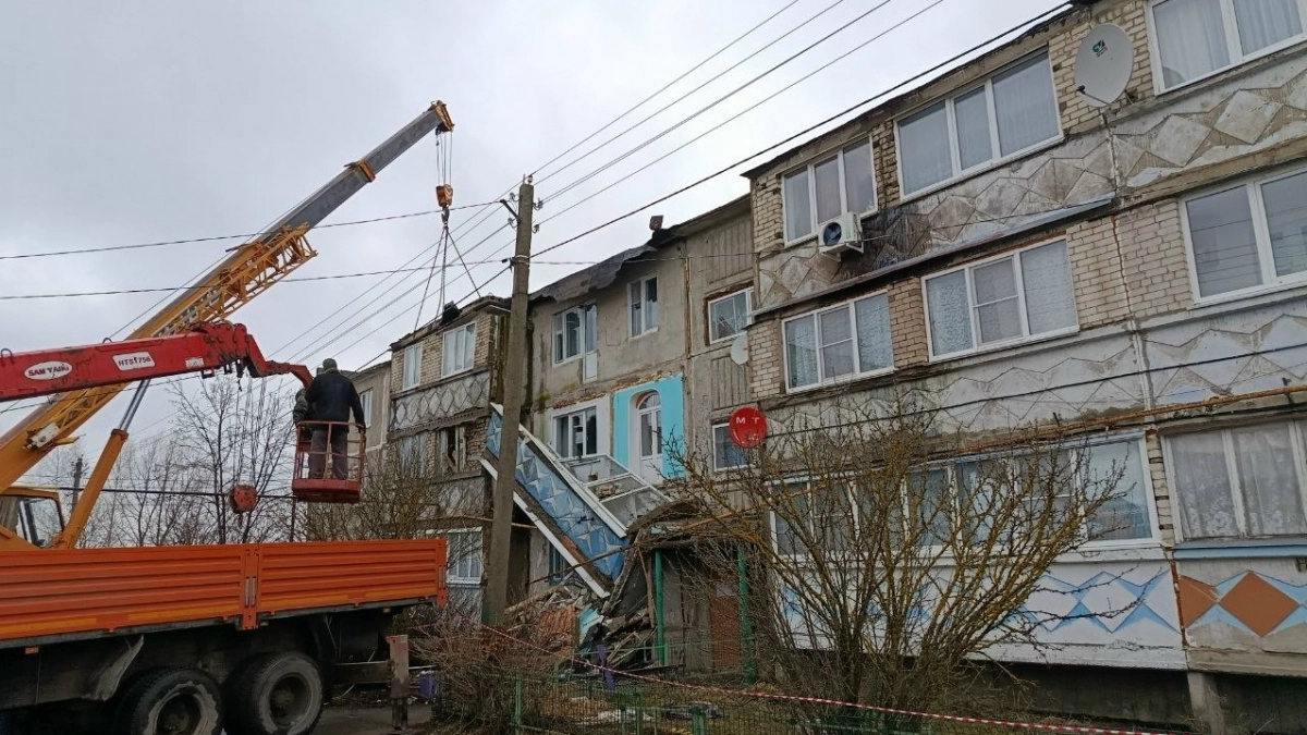 В Лукоянове в жилом доме рухнули три лоджии