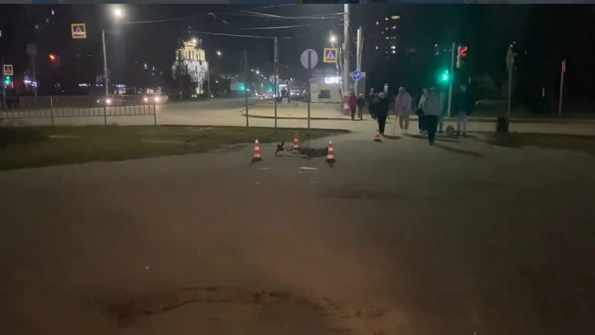 Пенсионерка из Дзержинска оказалась в больнице после встречи с самокатчиком на тротуаре