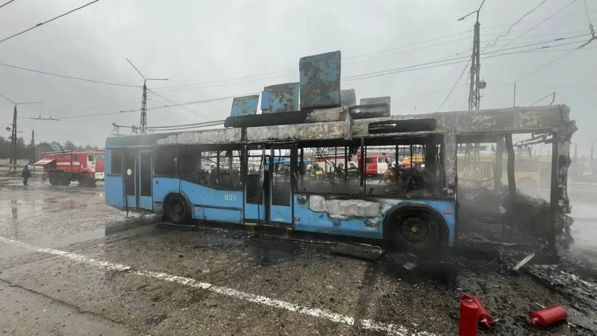 В Дзержинске с утра на ровном месте вспыхнул троллейбус