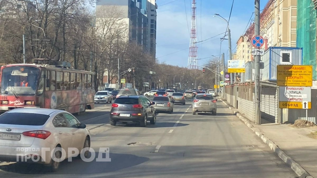 От Кремля до Стрелки пройдет Крестный ход и остановит машины на ключевых улицах Нижнего Новгорода