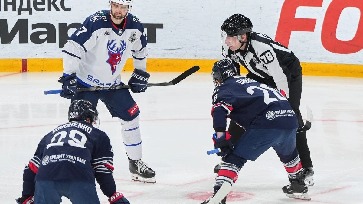 «Металлург» переломил игру во втором периоде и обыграл «Торпедо» 4:3