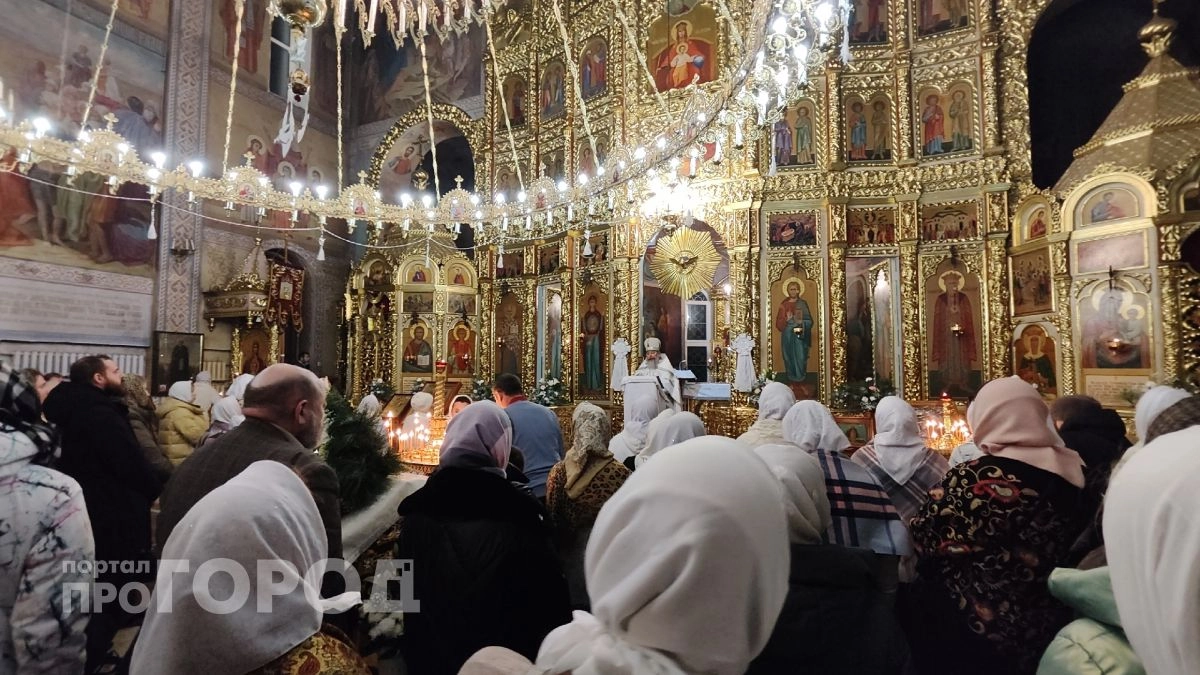 Как правильно отвечать "Воистину воскрес" или "Воистину воскресе": запомните раз и навсегда