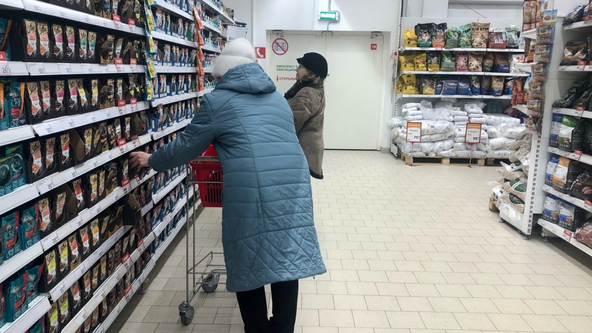Экономные пенсионеры давно прознали - теперь ходят только туда за продуктами: не Чижик и даже не Светофор