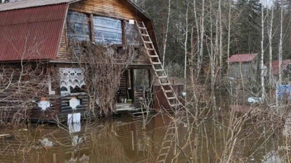 Три участка автодорог очистились от воды в Нижегородской области